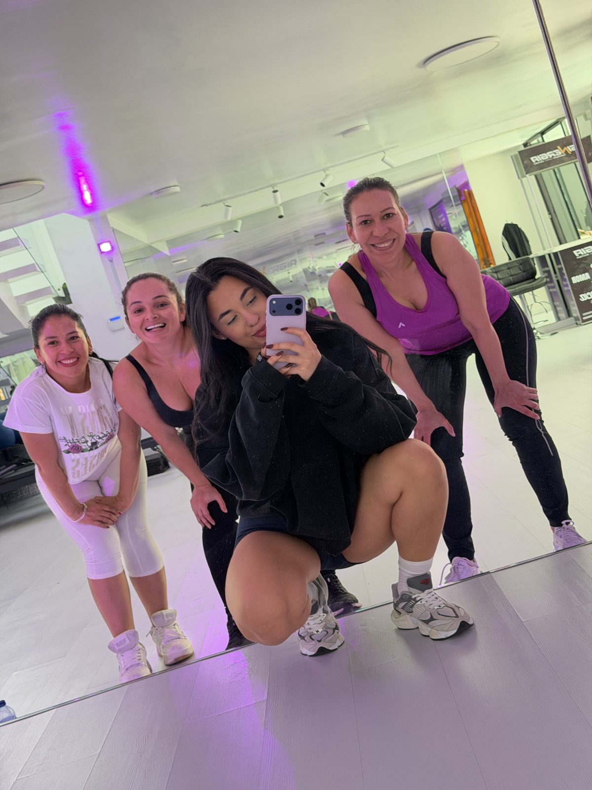 Alumnas de Melannyn después de clase